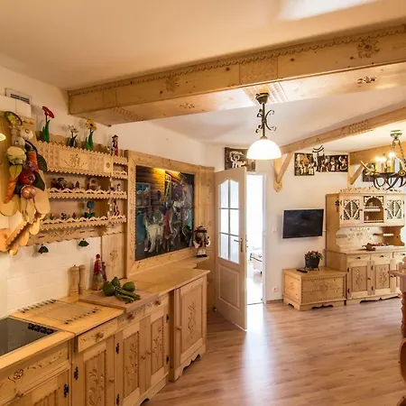 Apartament Podhalanski شقة *